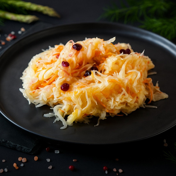 Skābēto kāpostu salāti ar dzērvenēm  250gr.