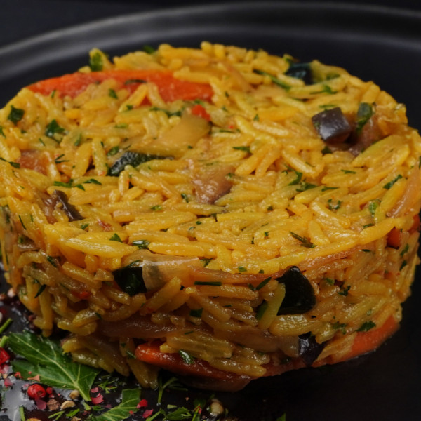 Rīsi ar dārzeņiem austeru mērcē, 400g