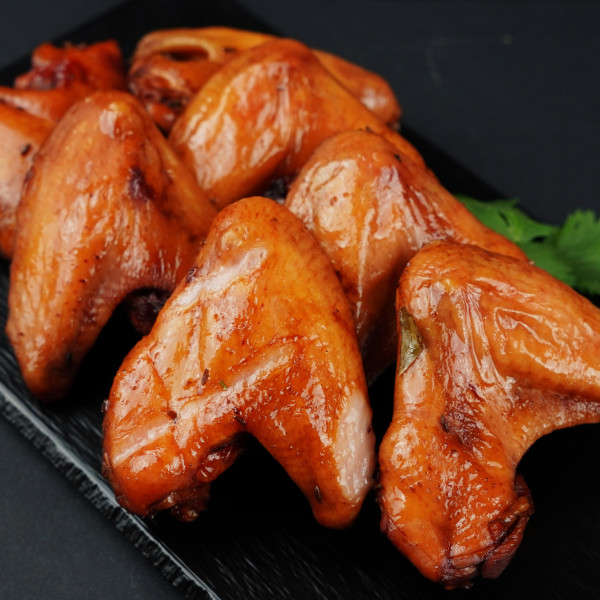 Marinēti kūpināti cāļu spārniņi