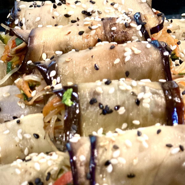 Baklažānu rullīši Āzijas gaumē