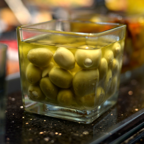 Olīvas zaļās pildītas ar mandelēm, eļļā