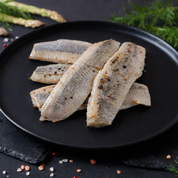 Siļķes fileja garšvielu marinādē