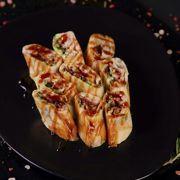 Pankūku rolli ar kūpināto zuti un masago ikriem, 1 gab