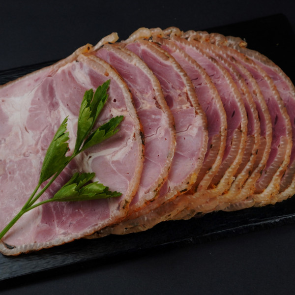 Vārīta cūku stilbu rulete