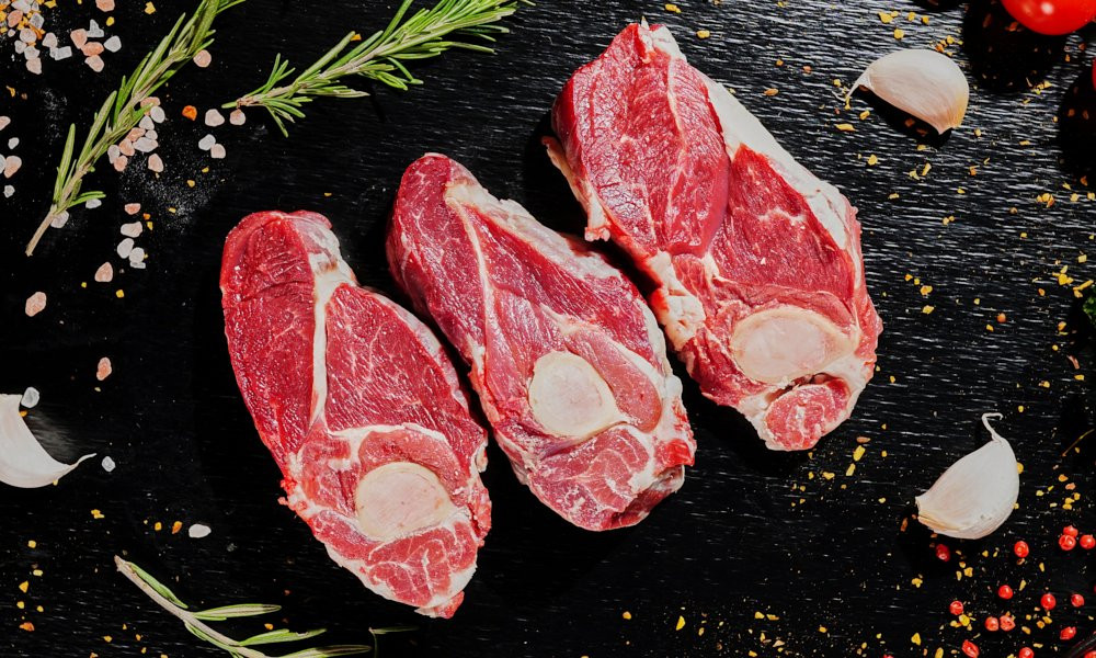 Jēra gaļas lāpstiņa svaigi atdzesēta