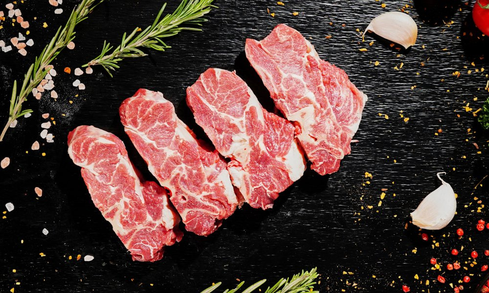 Jēra gaļas kakla karbonāde svaigi atdzesēta