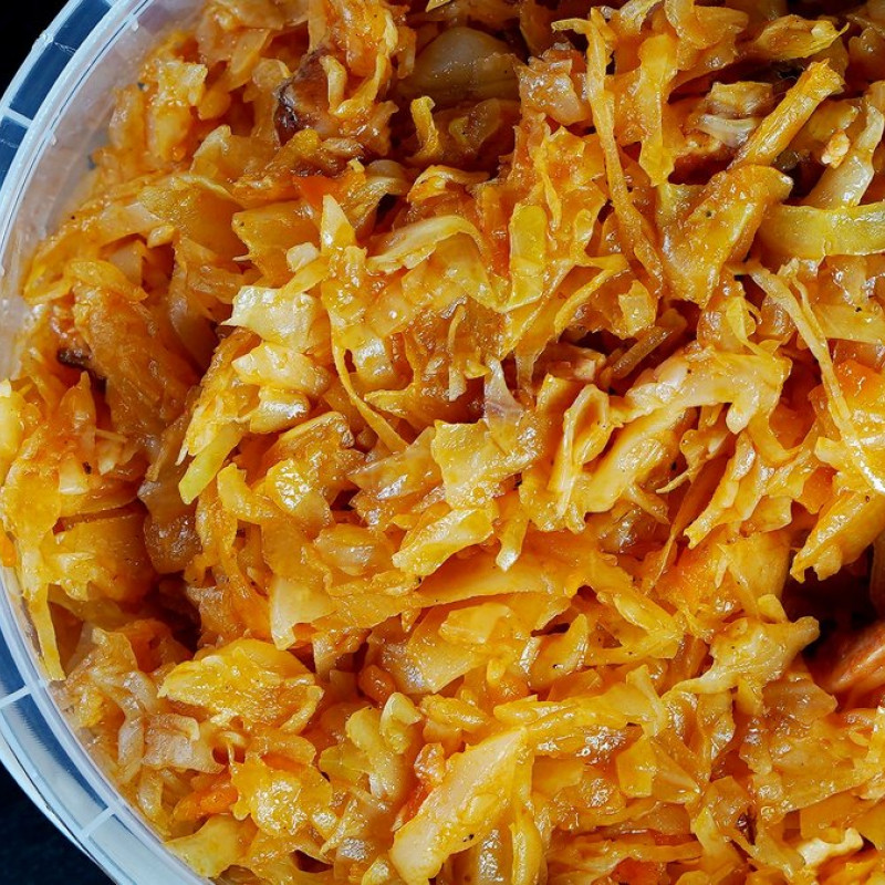 Тушеная капуста с копченостями  