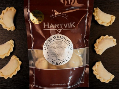 Saldēti vareņiki ar kartupeļiem un baravikām