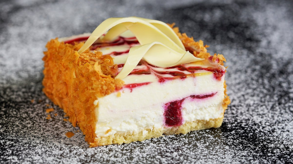 Brūkleņu biezpiena kūka