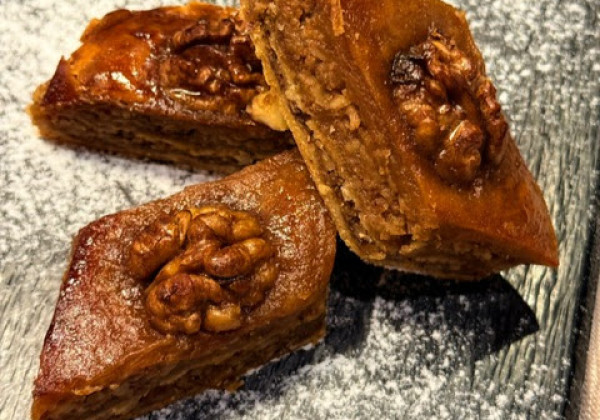 Austrumu saldums ''Pahlava ''