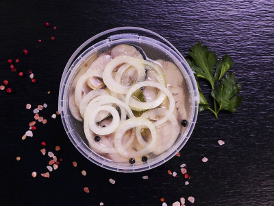 Скумбрия маринованная