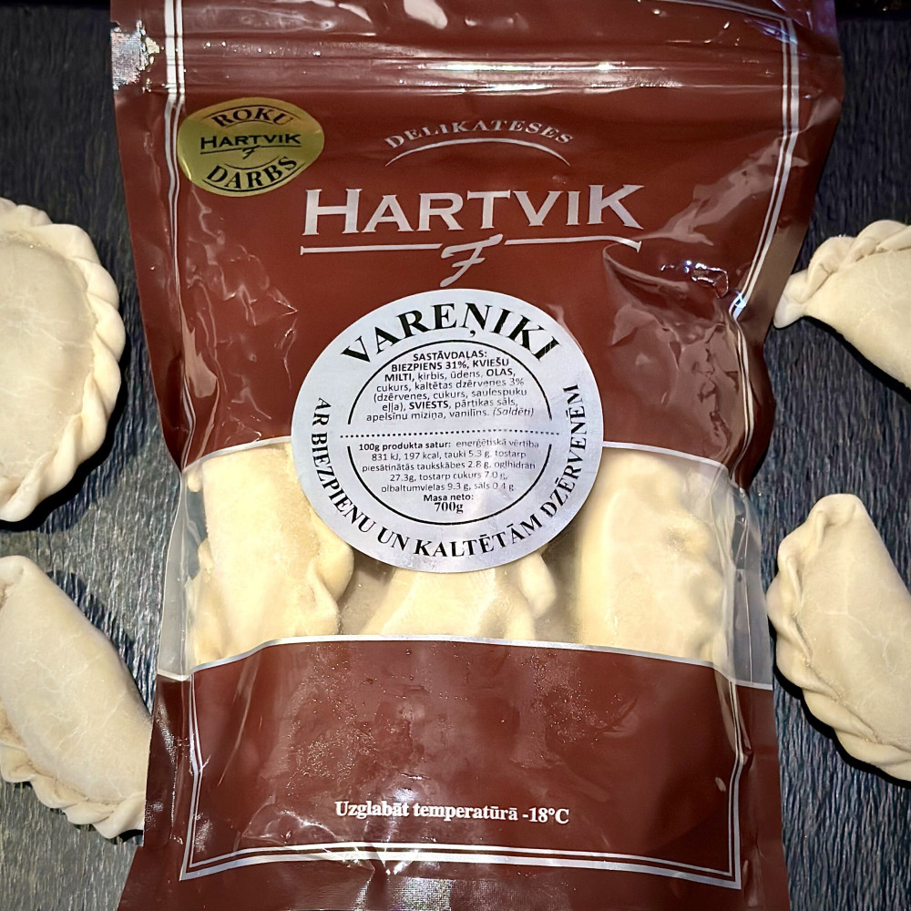 Saldēti vareņiki ar biezpienu un dzērvenēm