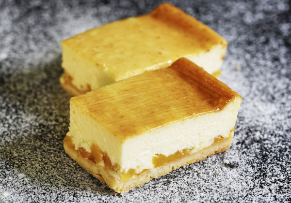 Biezpiena plātsmaize ar persikiem 170g