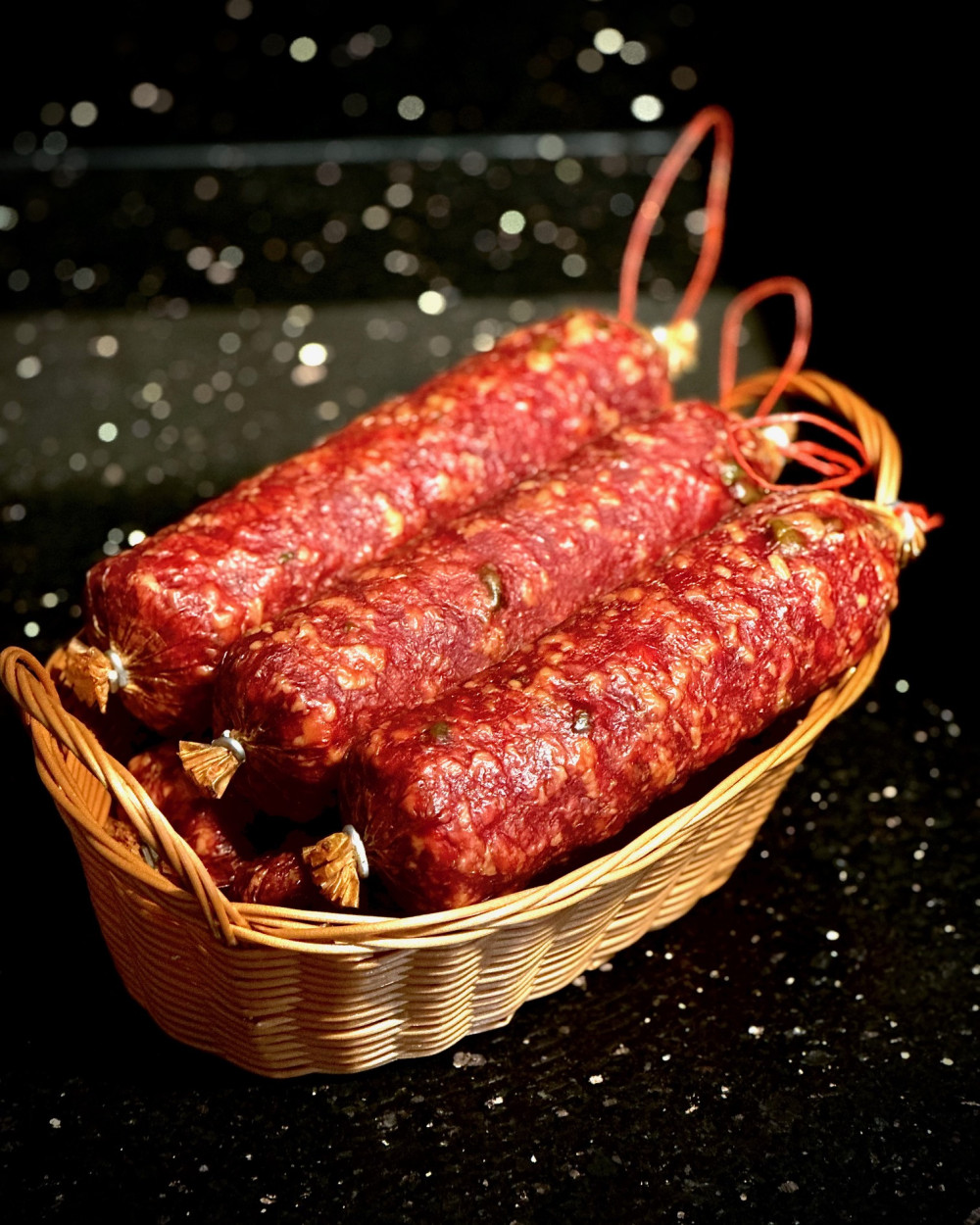 Cietžāvēta desa ar pistāciju riekstiem, 1gab (~560gr)