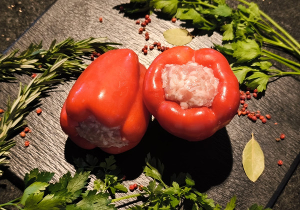 Pildīta paprika ar cūkgaļu