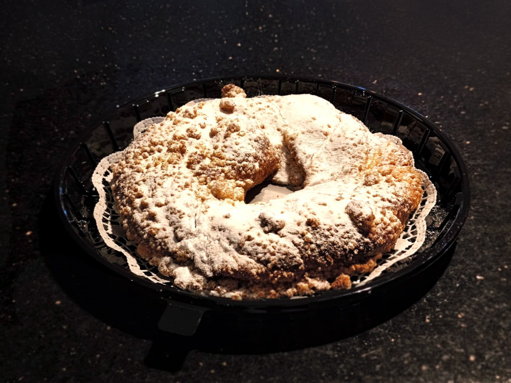 Kliņģeris ar biezpienu un ķiršiem  550g