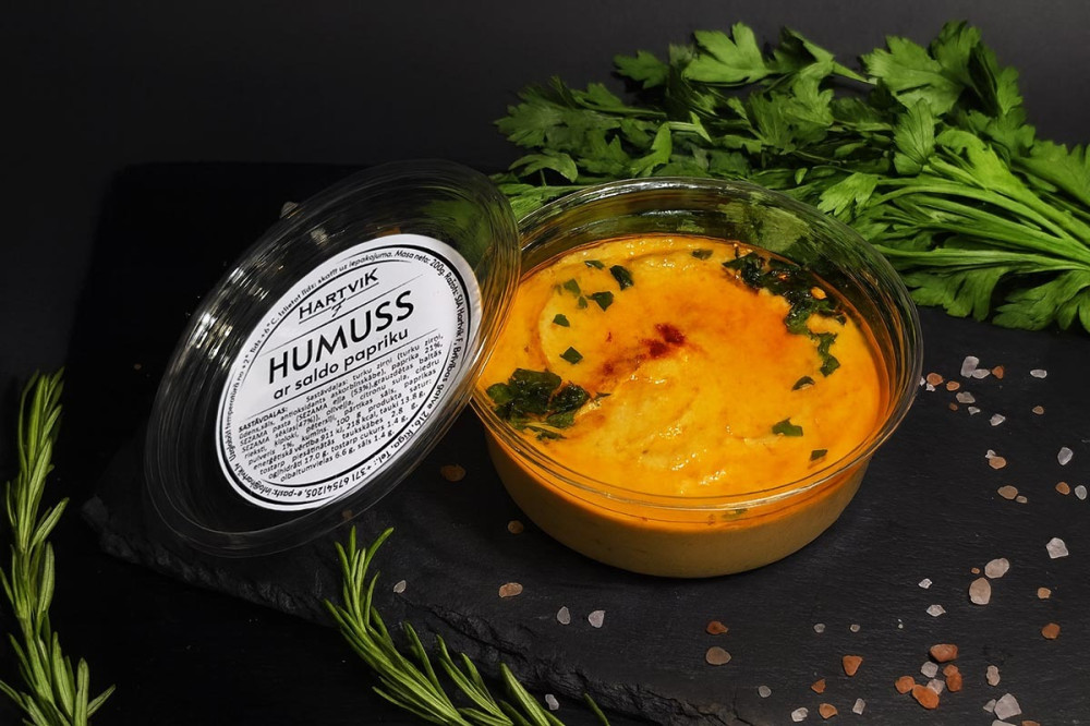 Humuss ar saldo papriku 200gr.