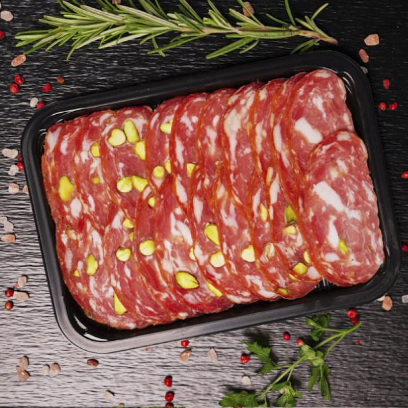 Cietžāvēta desa ar pistācijas riekstiem