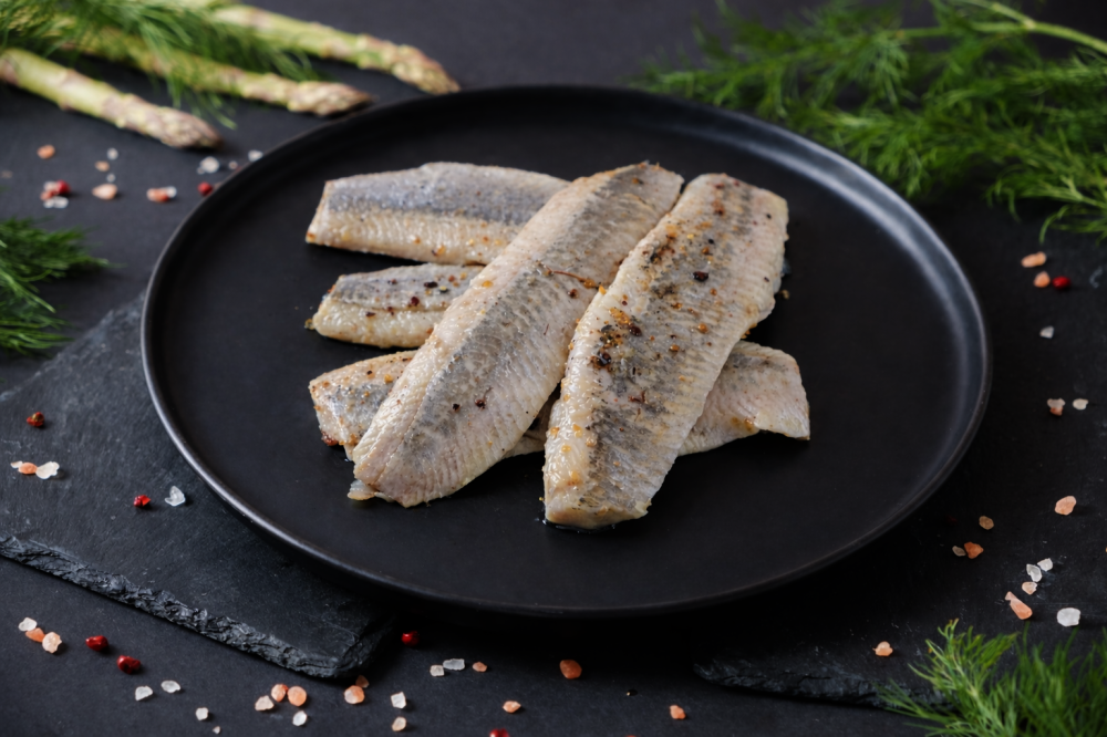 Siļķes fileja garšvielu marinādē