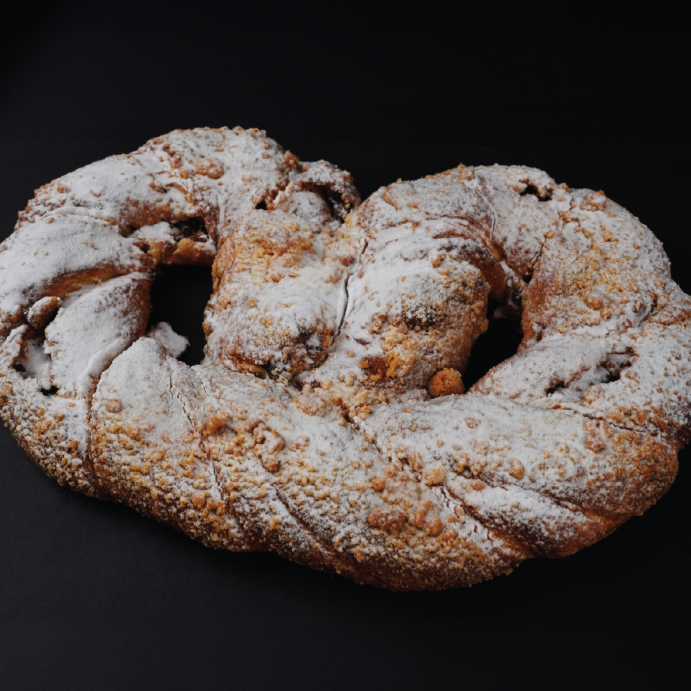 Kliņģeris ar biezpienu un ķiršiem