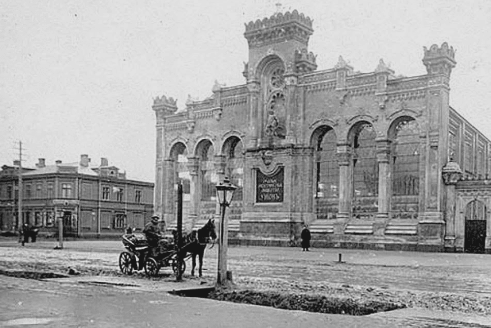 Bildes paraksts - Brīvības iela 216 (agrāk — Pēterburgas šoseja 21)